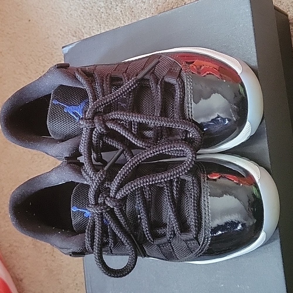 Jordan 11s low top